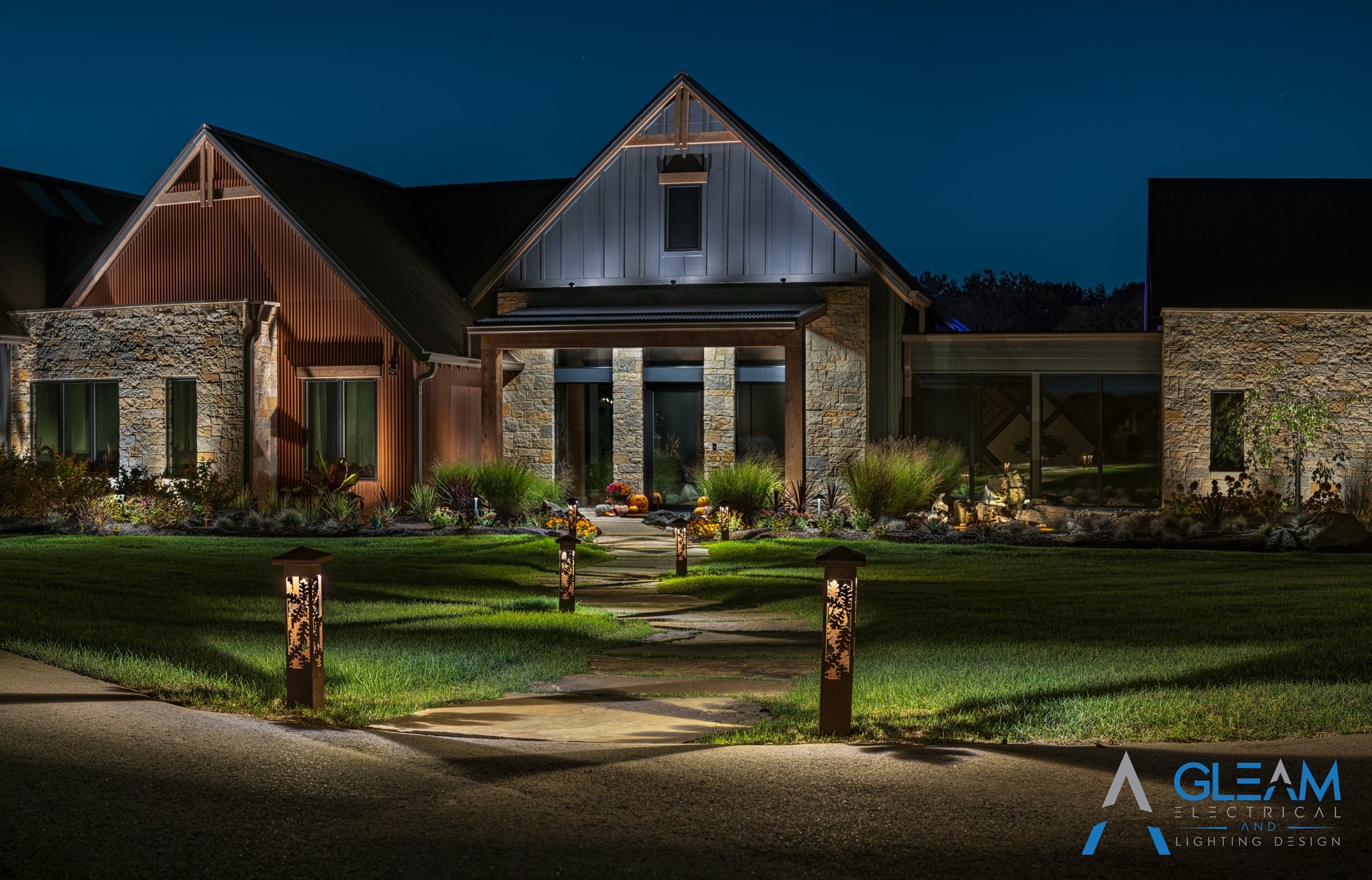 Discover modern outdoor lighting ideas for Northern Indianapolis homes—from sleek LED path lights to architectural uplighting. Boost curb appeal and security with expert design from Gleam Electrical & Lighting Design.