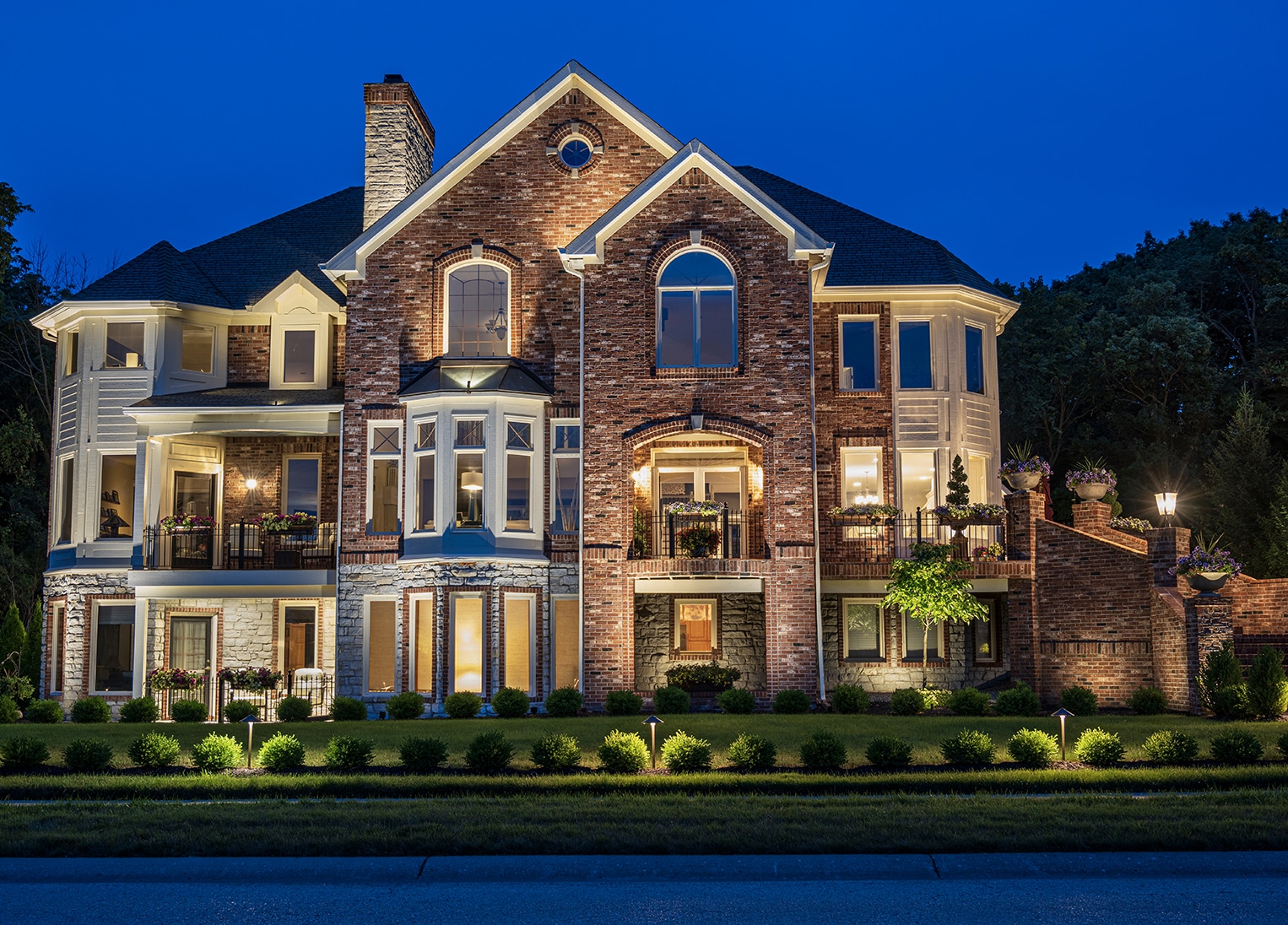 Residential Electrician Outdoor Lighting and Design of home