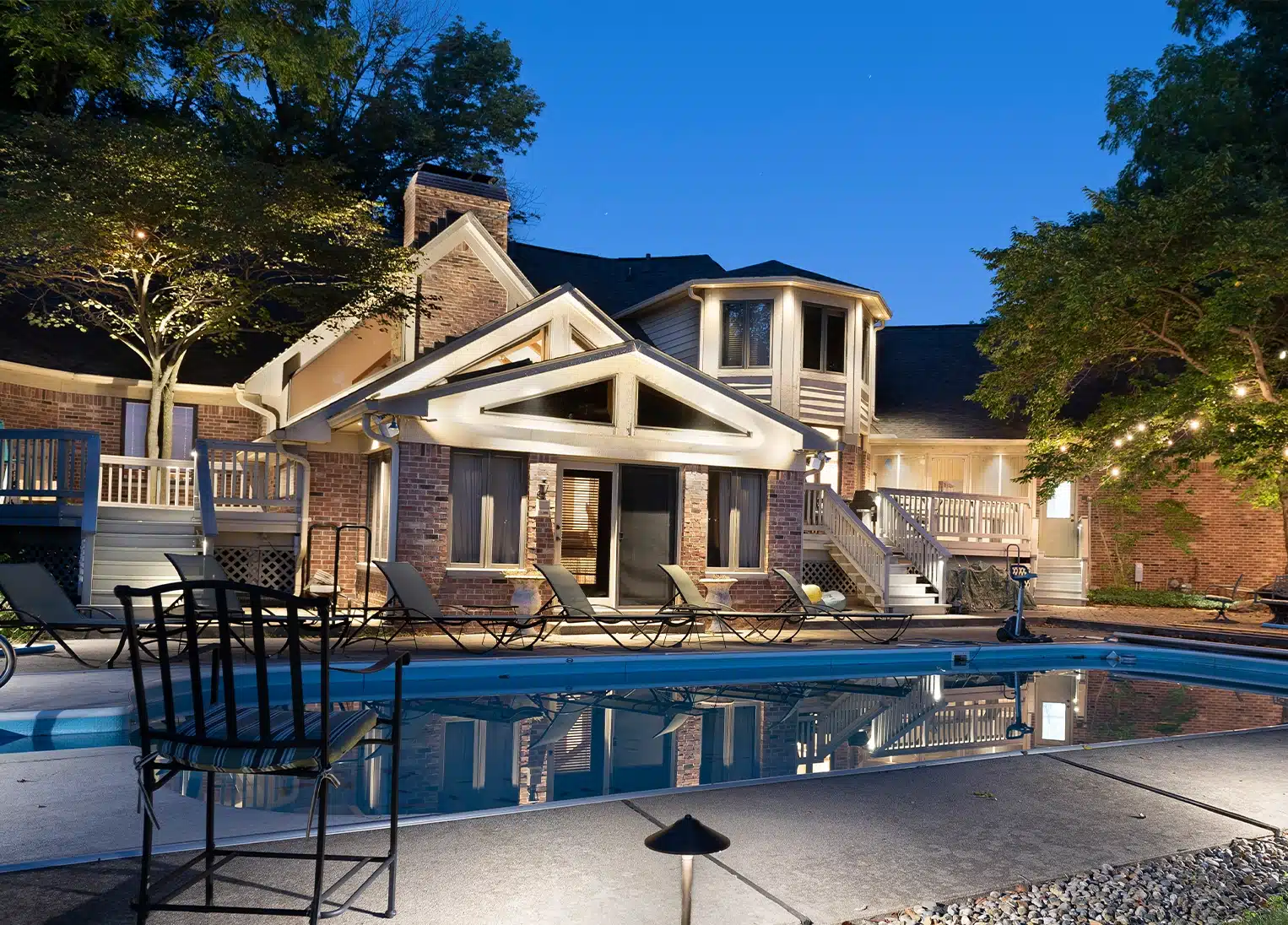 Gleam Electrical and Lighting Design34 Illuminated outdoor poolscape at night