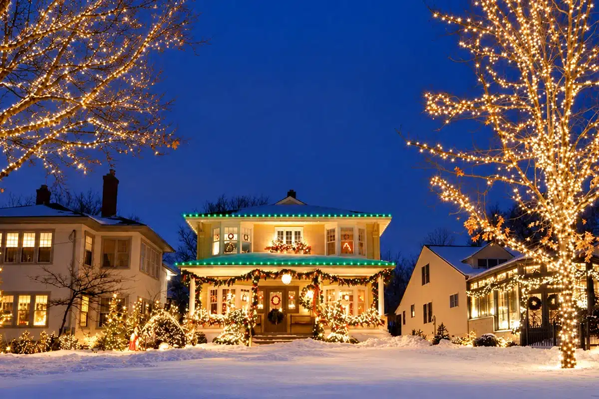 professional holiday lighting on home